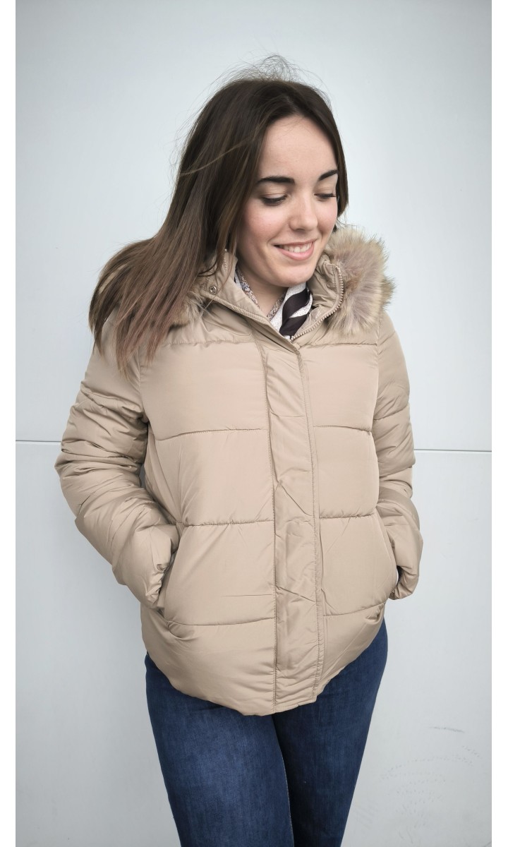 Manteau Sophiane capuche fausse fourrure – coloris beige, vue 5