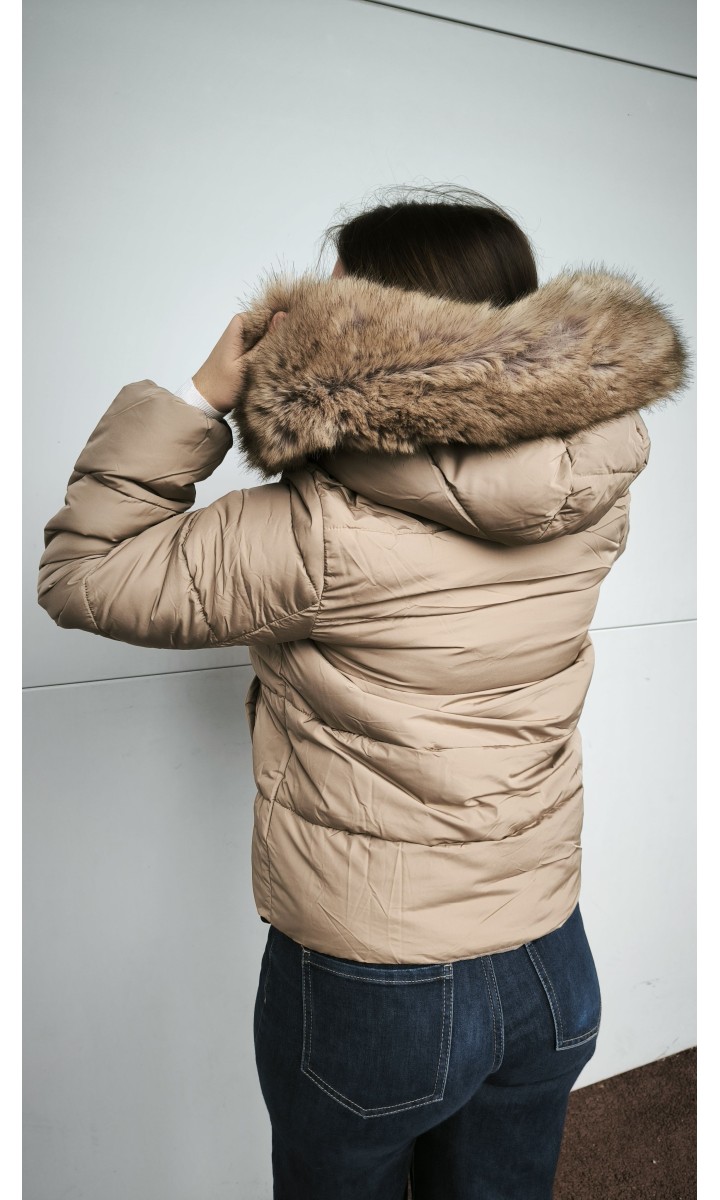Manteau Sophiane capuche fausse fourrure – coloris beige, vue 6