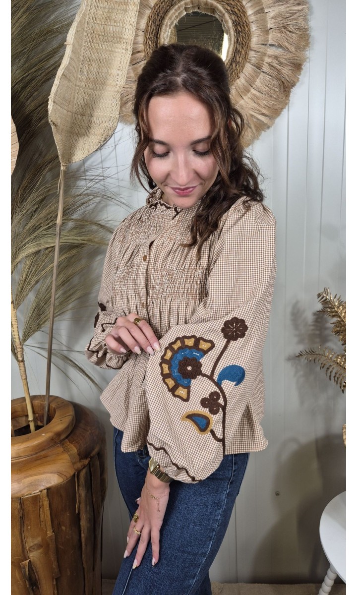 Chemise Sophia smockée col volanté – coloris marron, vue 2