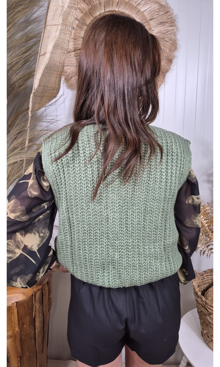 Gilet Mylene maille torsadée boutons soleil dorés – coloris kaki, vue 2