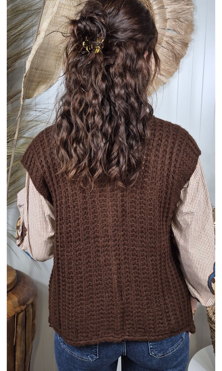 Gilet Faroza tricot torsadé boutons bijoux dorés – coloris marron, vue 2
