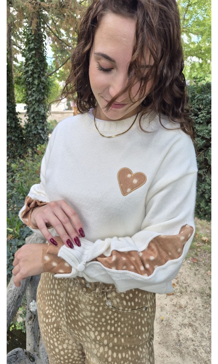 Pull Armelita écusson cœur motif bambi – coloris beige, vue 2